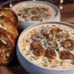 creamy garlic mushroom soup - featured image
